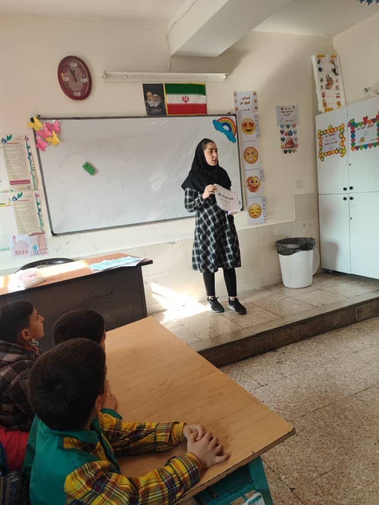 آشنایی با اصول تغذیه سالم در محیط مدرسه و اهمیت صبحانه کامل، انتخاب میان‌وعده‌های سالم