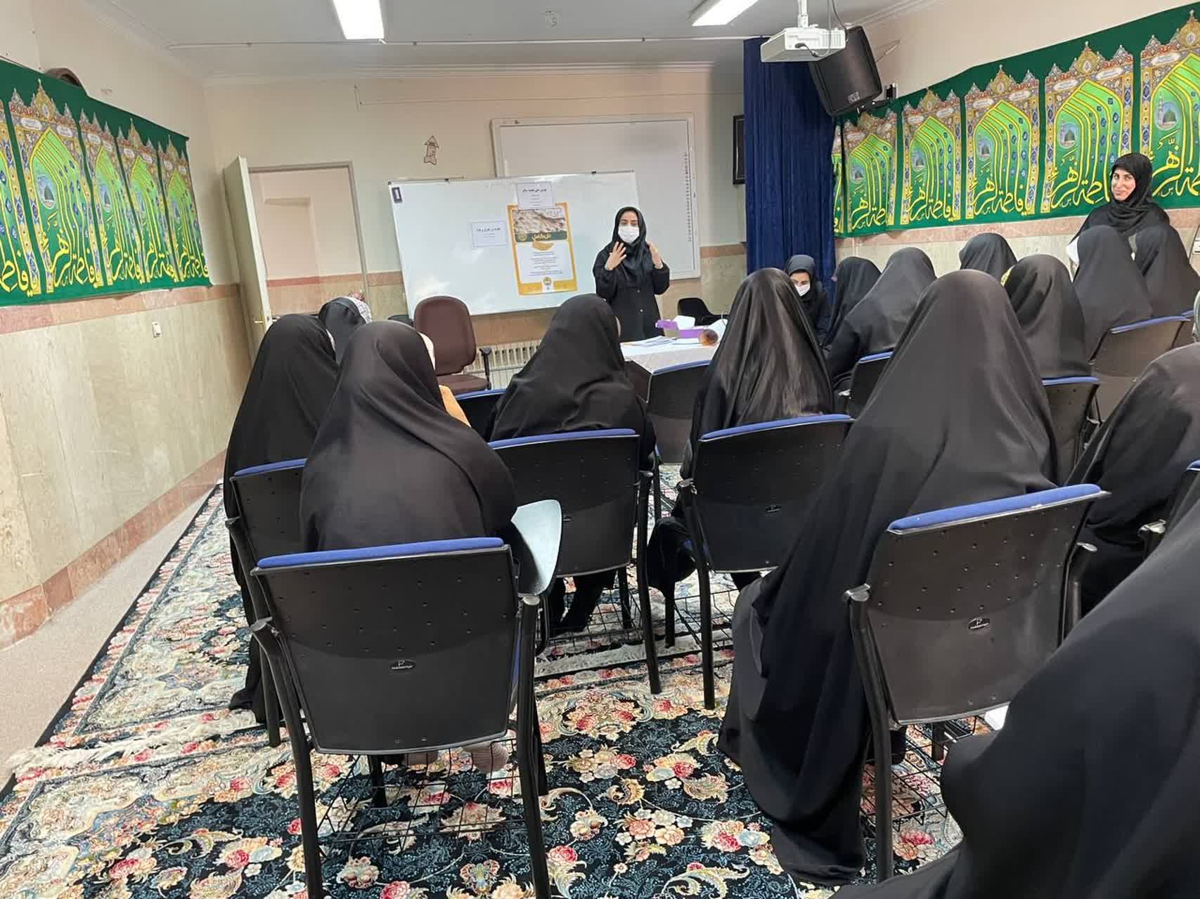 آموزش اصلاح رفتارهای غذایی و نهادینه‌سازی الگوی مصرف سالم توسط کارشناسان واحد بهبود تغذیه