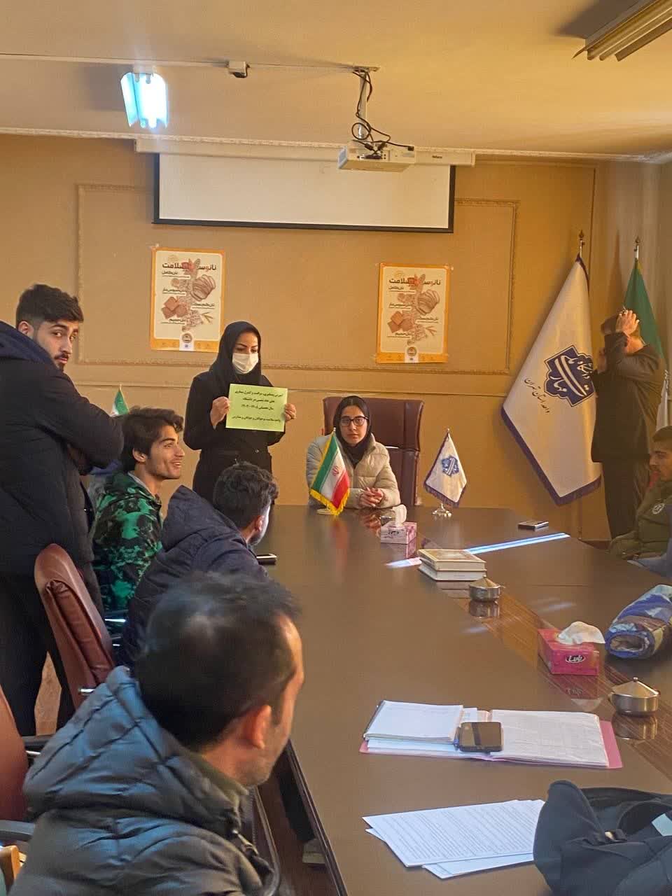 ارائه راهکارهای پیشگیری از چاقی و اضافه‌وزن و اصول تغذیه به دانشجویان دانکده ورزش امام علی(ع)