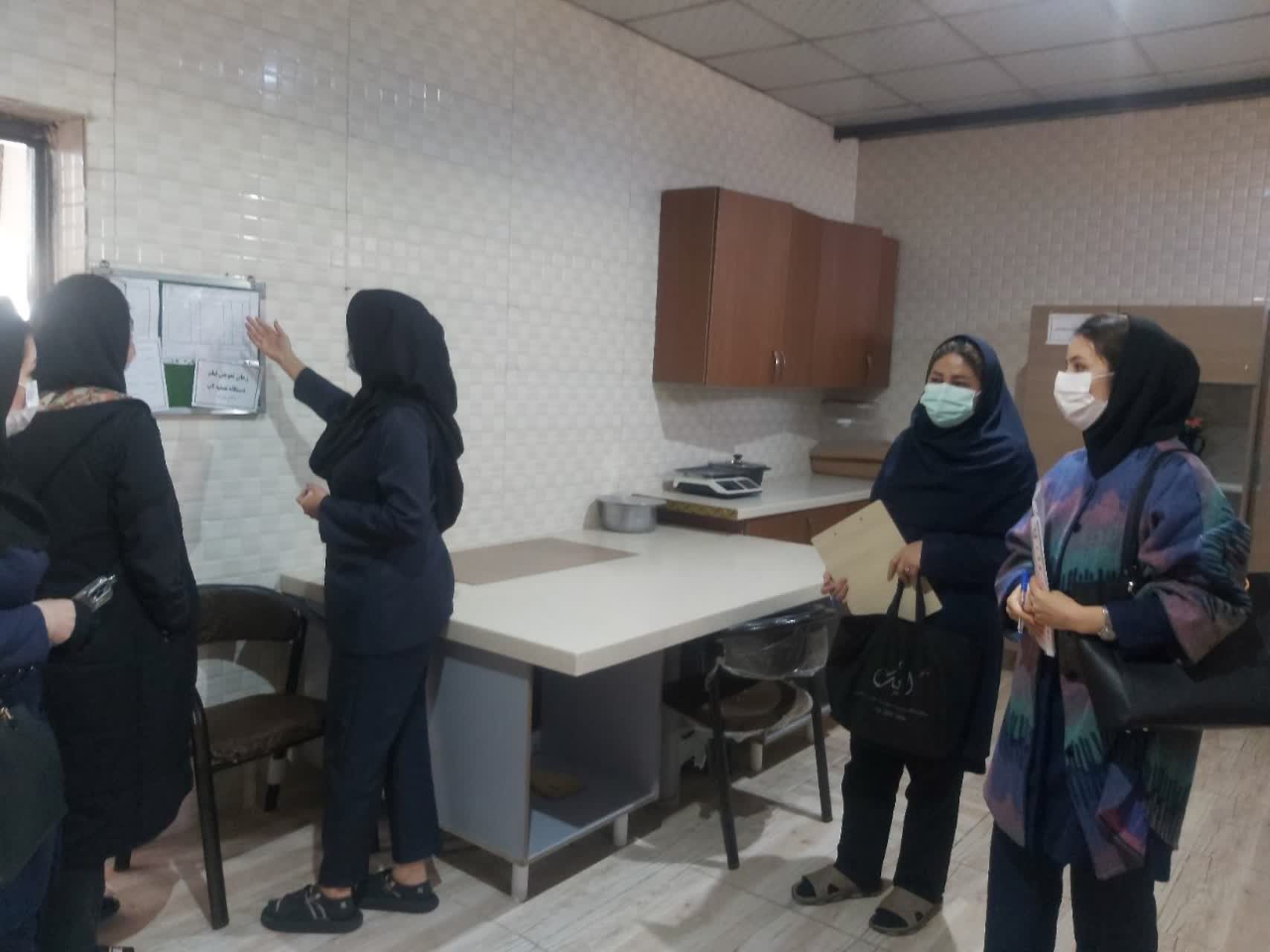 پایش کارشناسان بهداشت از مراکز تجمعی اعصاب و روان نوید و یگانه در سطح شهرستان ملارد